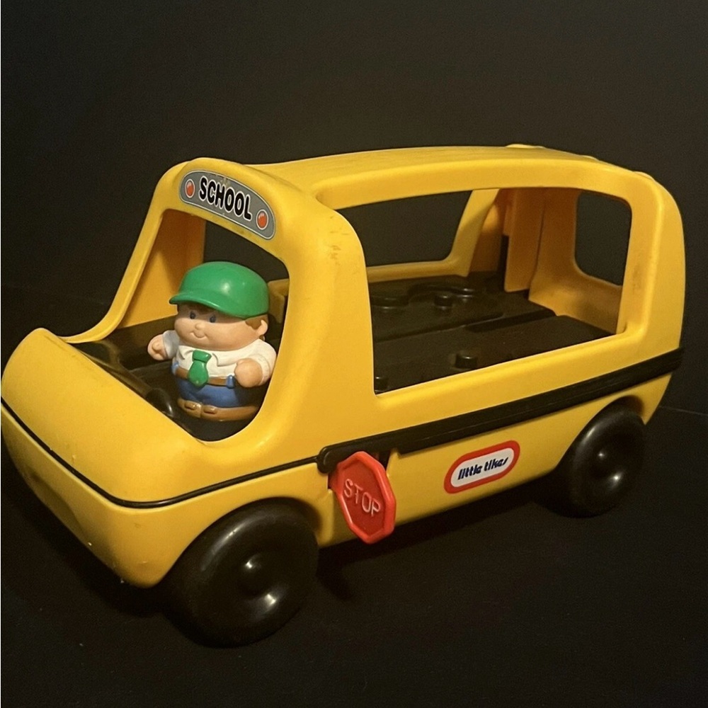 Little Tikes Yellow School Bus & Boy With Uniform Toddle Tots